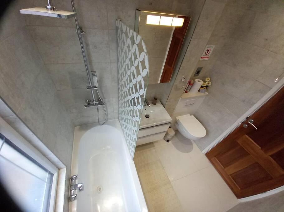 Luxury Holiday Home, Near Beach ساوثيند أون سي المظهر الخارجي الصورة
